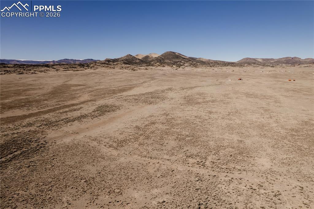 Image 11 of 16: View of mountain background
