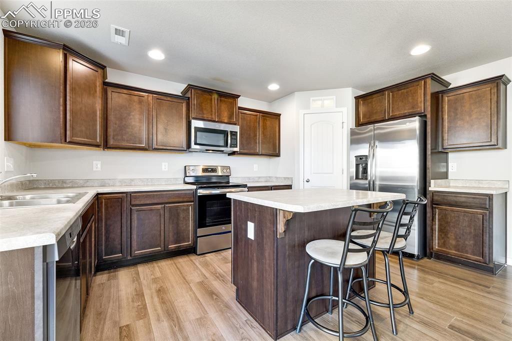 Image 11 of 38: Kitchen