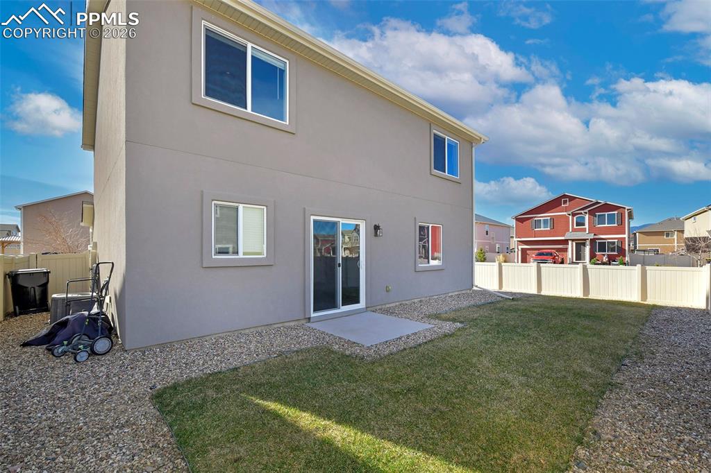 Image 4 of 38: Back of Structure