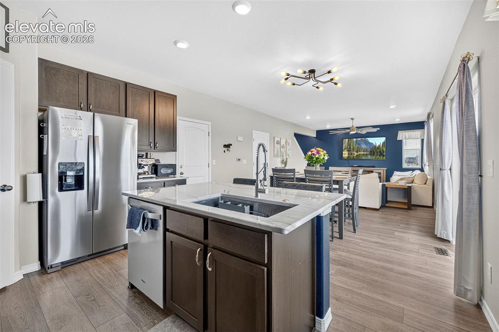 Image 9 of 41: Kitchen