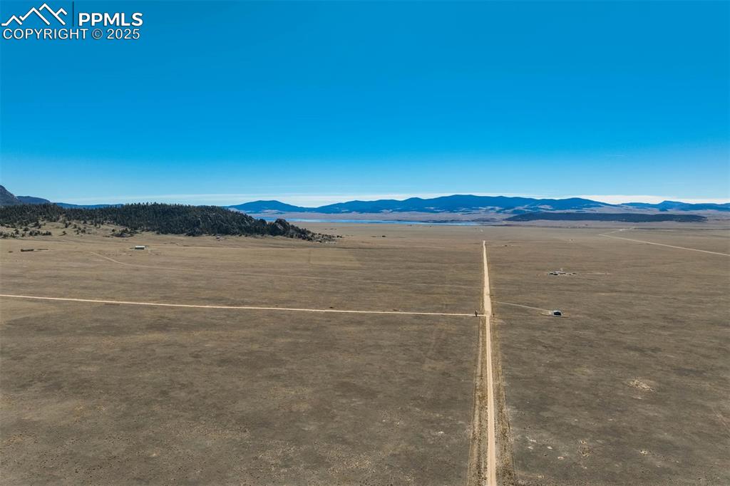 Image 11 of 50: 11 mile Reservoir is just down the road!