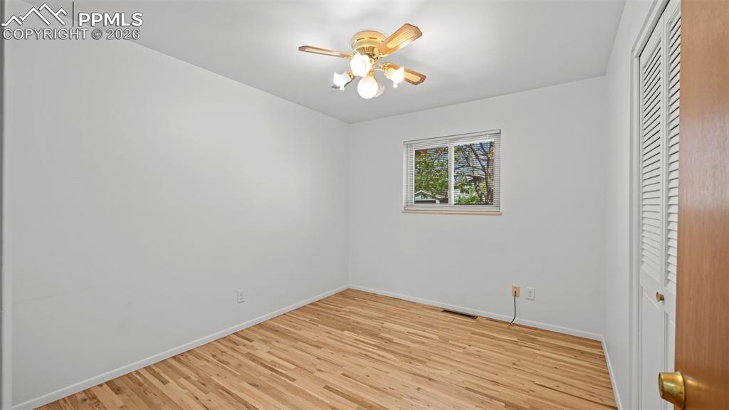 Image 17 of 45: Bedroom