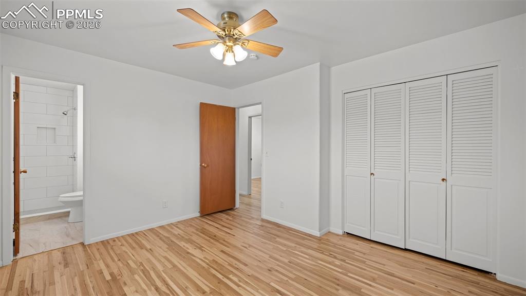 Image 22 of 45: Bedroom