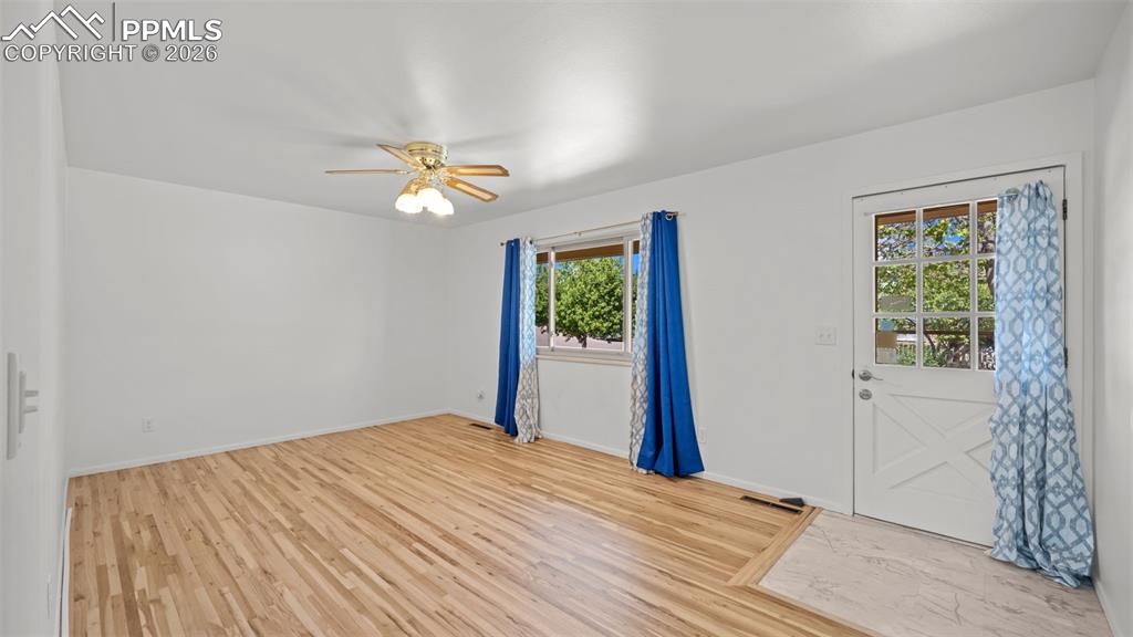 Image 7 of 45: Entry