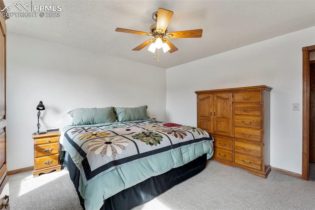 Image 19 of 42: Bedroom