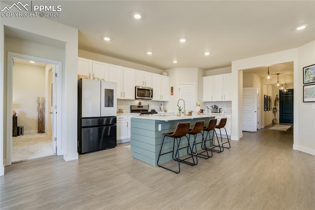 Image 11 of 50: Kitchen