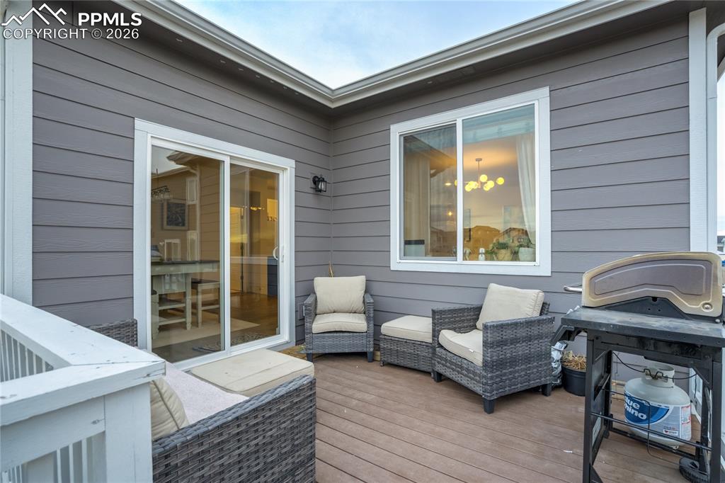 Image 45 of 50: Deck