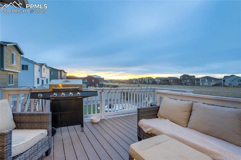 Image 46 of 50: Deck