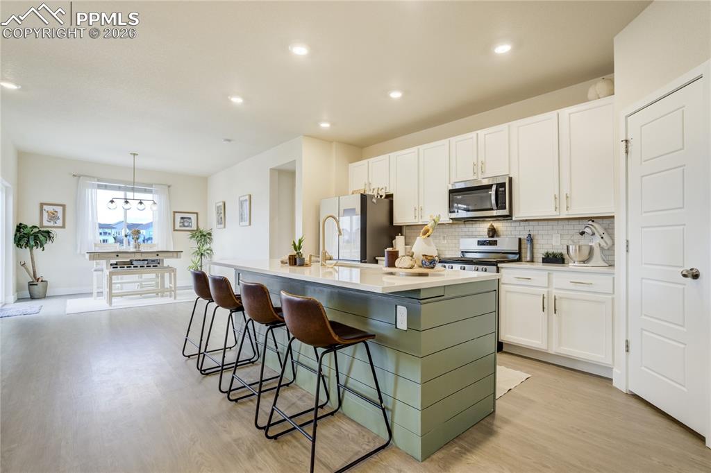 Image 9 of 50: Kitchen