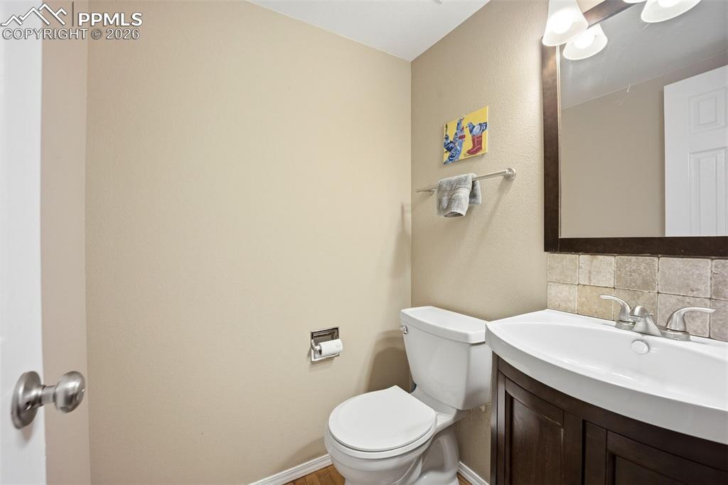 Image 21 of 49: Bathroom