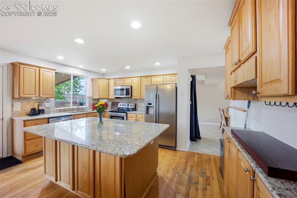 Image 6 of 49: Kitchen