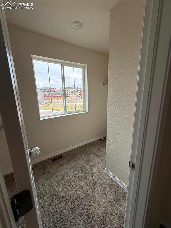 Image 15 of 25: Bedroom