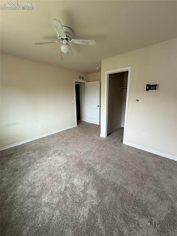 Image 8 of 25: Bedroom