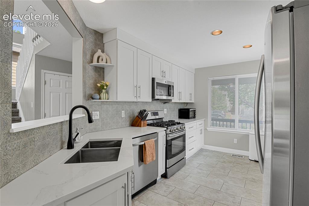 Image 8 of 28: Kitchen