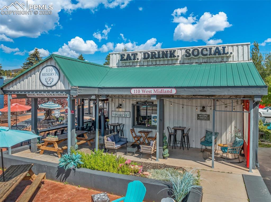 Image 17 of 50: Front of Structure