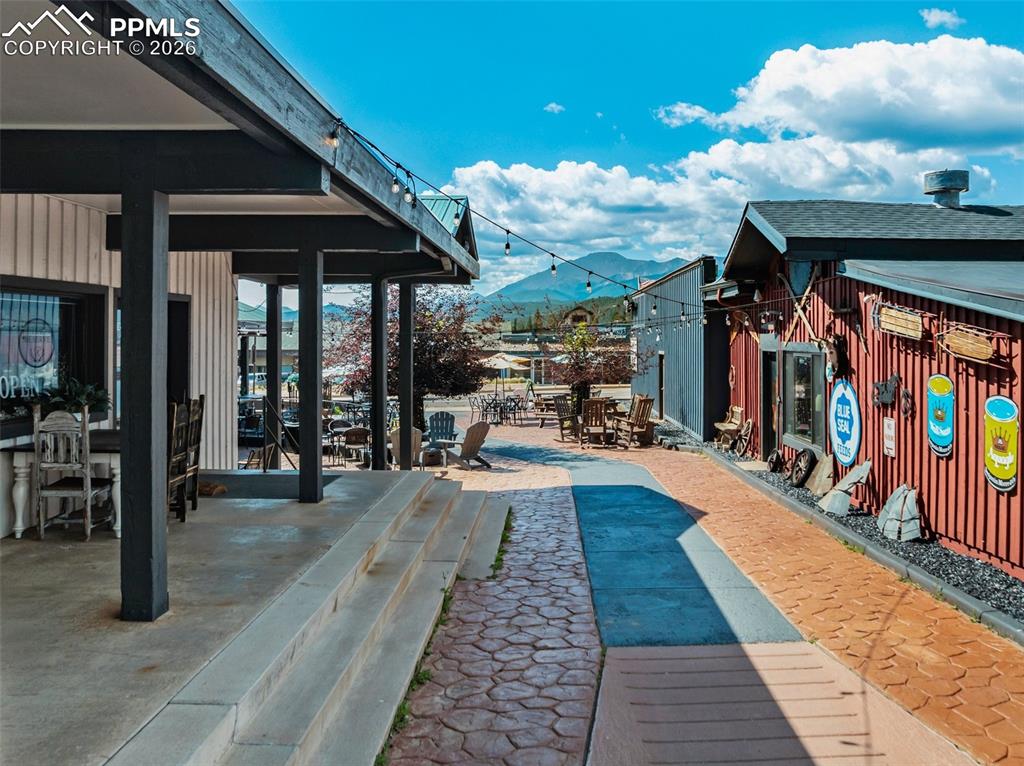 Image 23 of 50: Patio