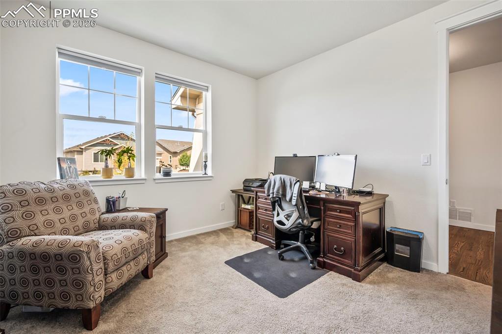 Image 14 of 27: Office