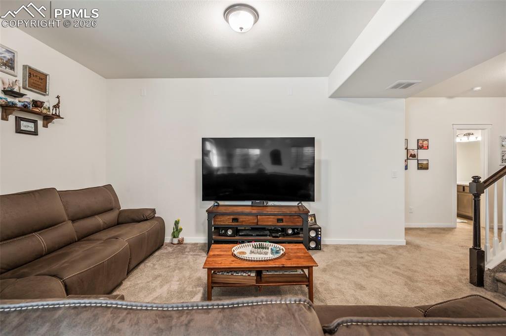 Image 20 of 27: Living Room