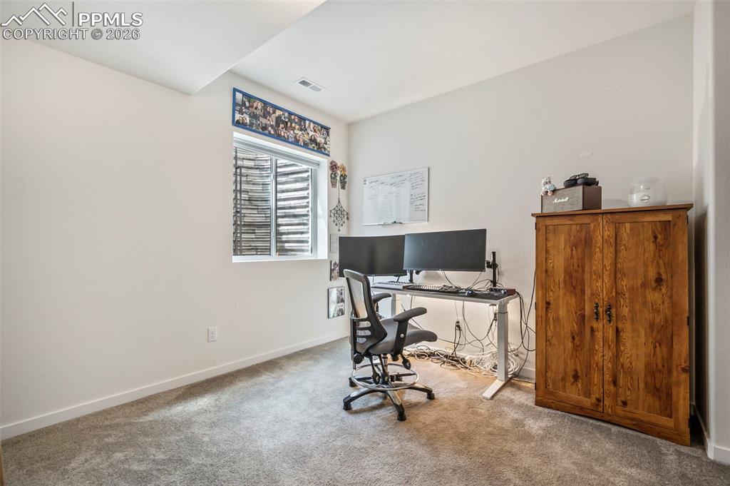 Image 24 of 27: Office