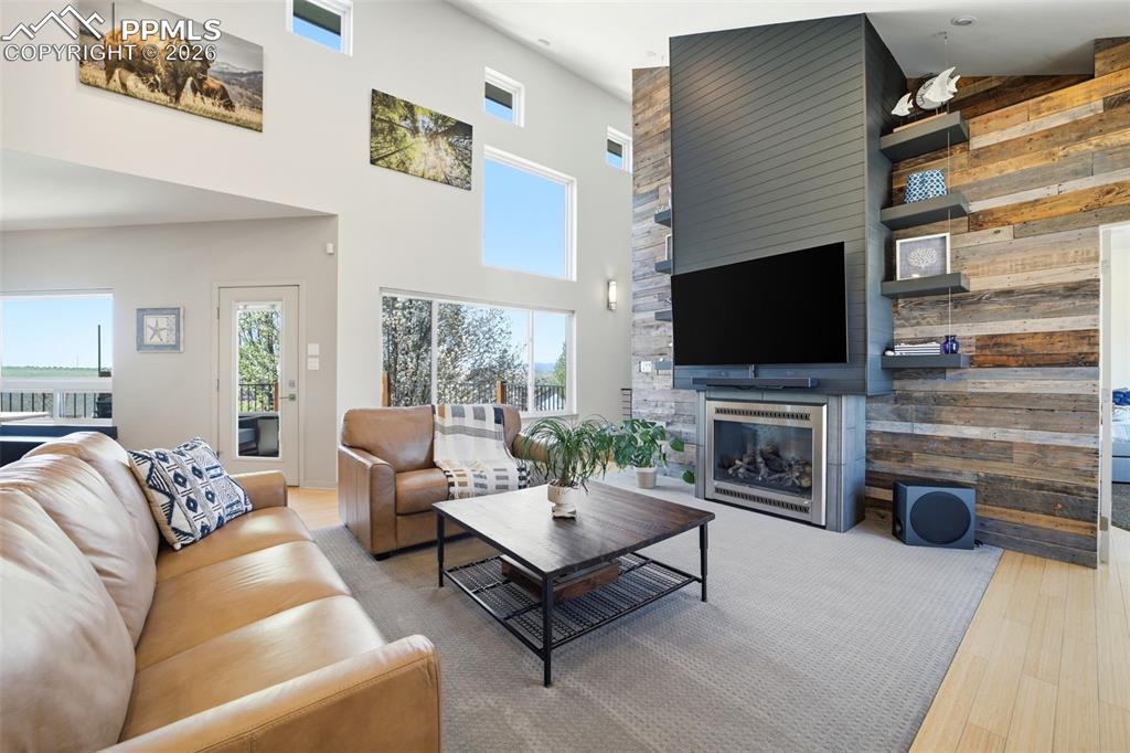 Image 2 of 50: Living Room