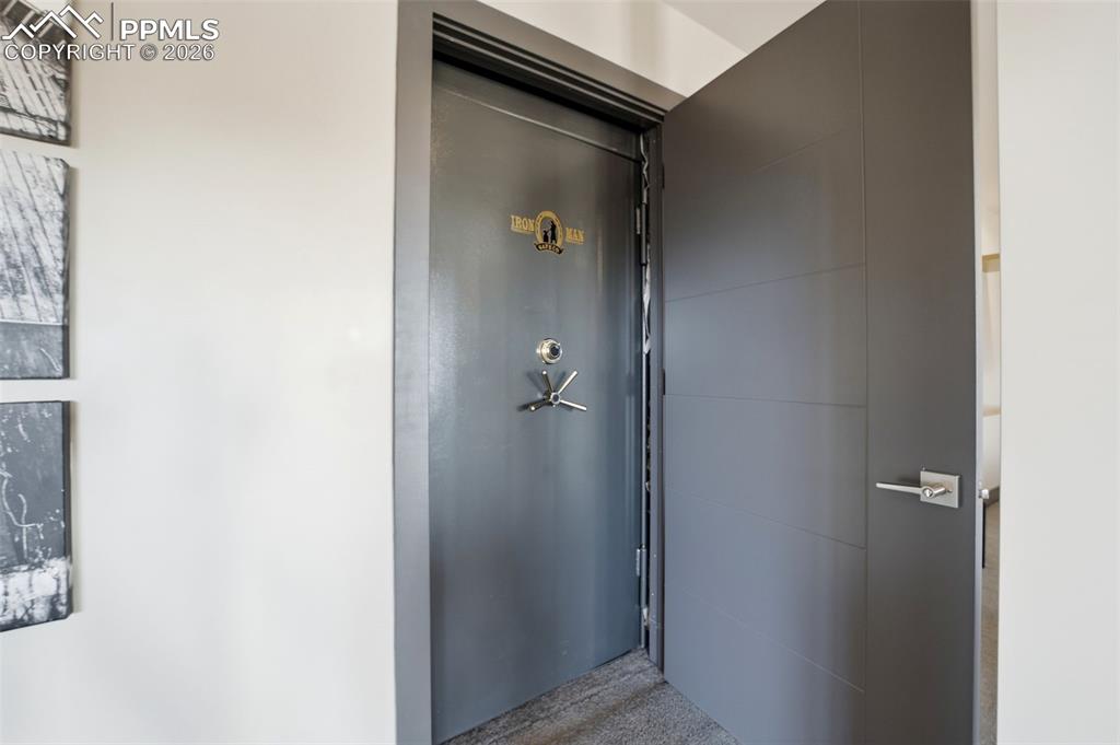 Image 29 of 50: Bonus Room