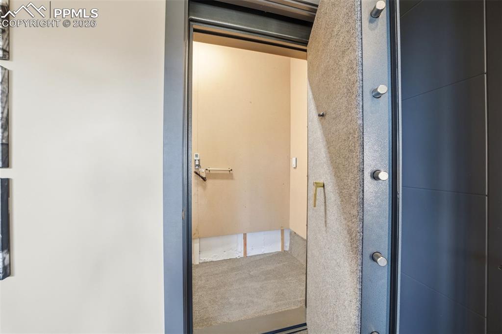 Image 30 of 50: Bonus Room