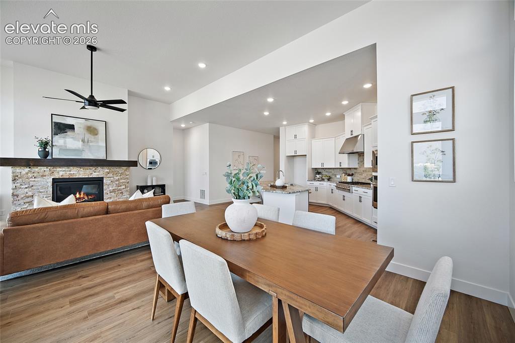 Image 14 of 49: Dining Area