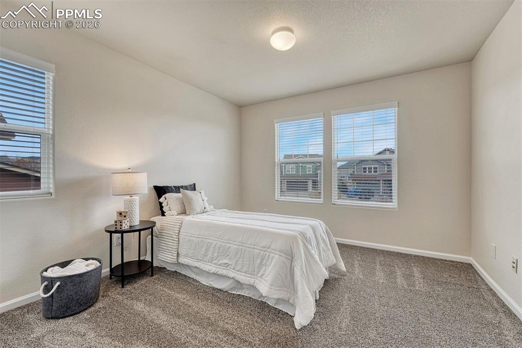 Image 26 of 44: Bedroom