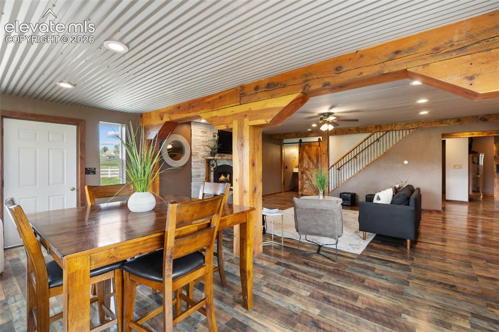 Image 12 of 47: Dining Area