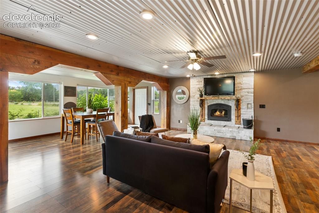 Image 13 of 47: Living Room