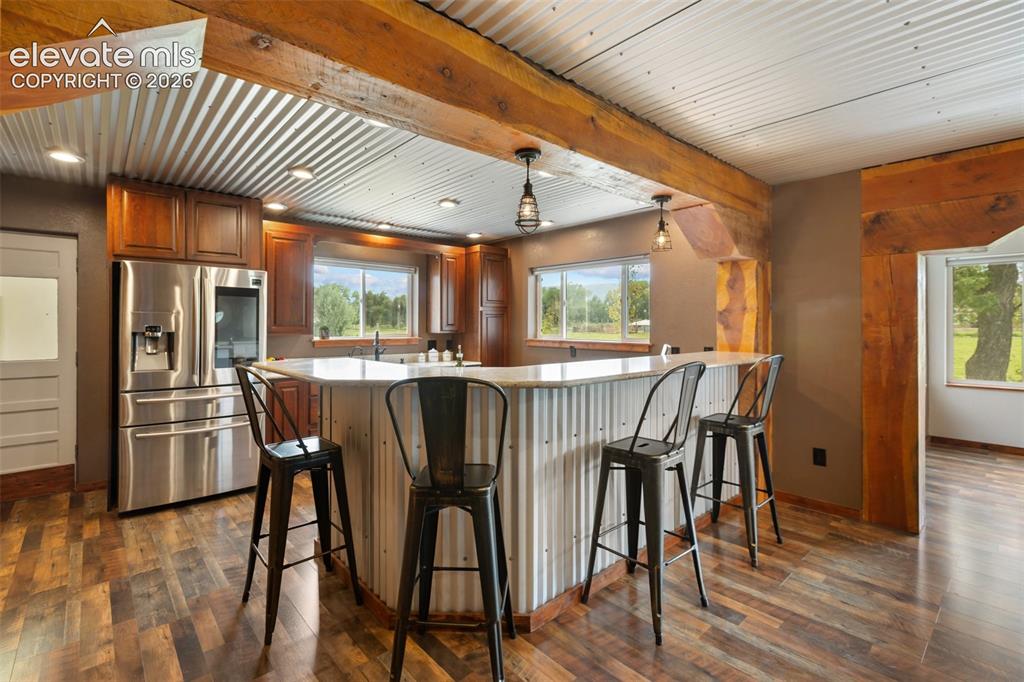 Image 16 of 47: Kitchen