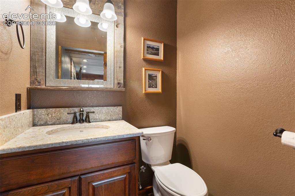 Image 19 of 47: Bathroom