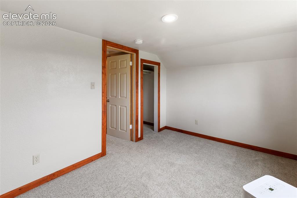 Image 33 of 47: Bonus Room