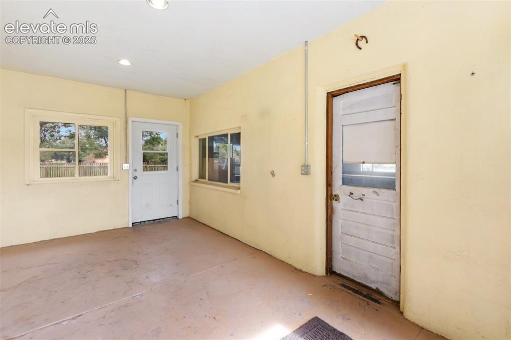 Image 34 of 47: Mud Room