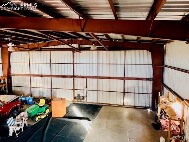 Image 13 of 34: 2500 SqFt Airplane Hangar