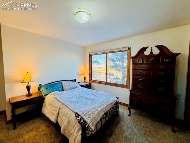 Image 34 of 34: Bedroom