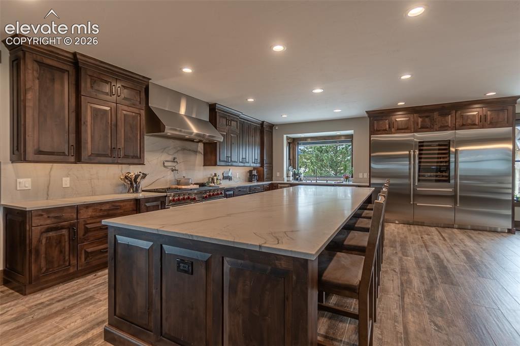 Image 11 of 49: Kitchen