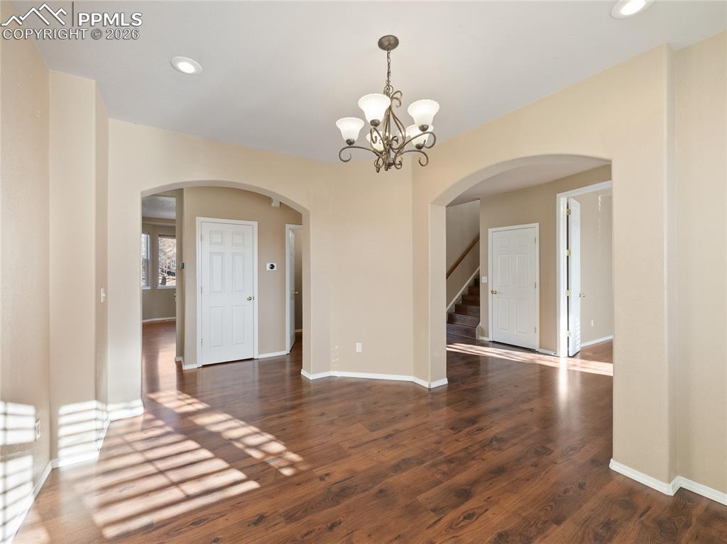 Image 16 of 46: Dining Room