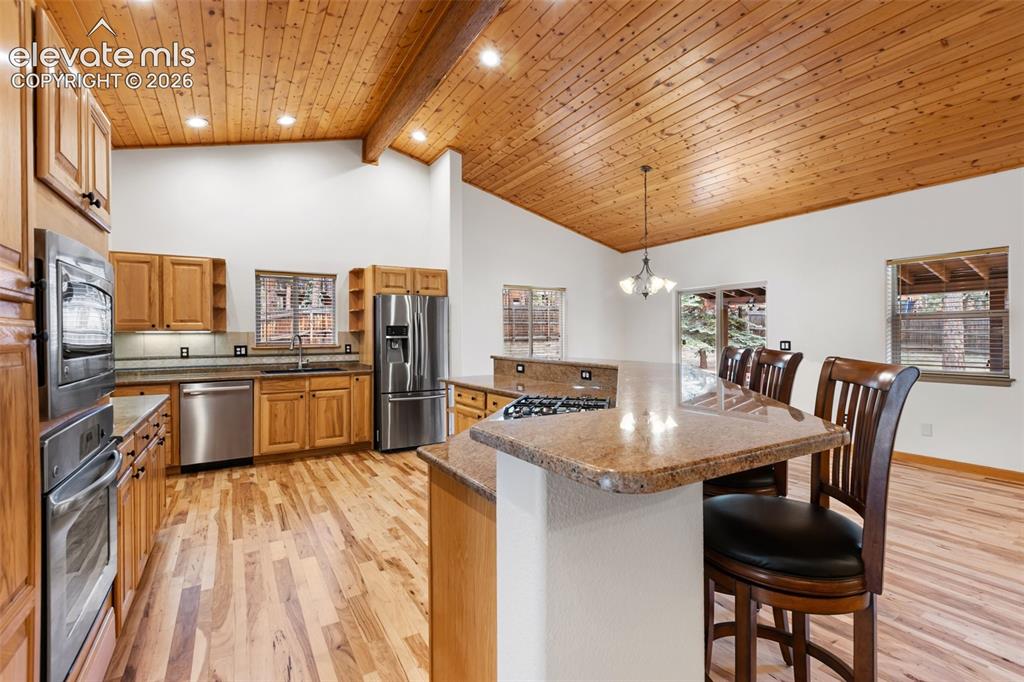Image 10 of 37: Kitchen