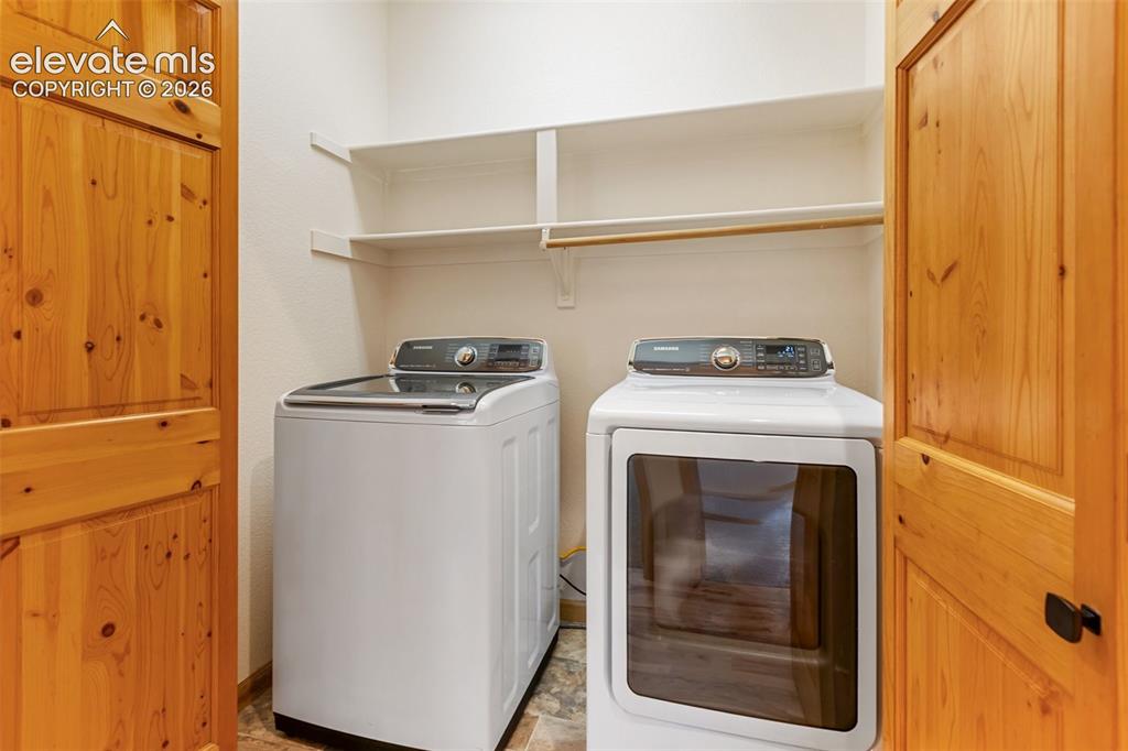 Image 22 of 37: Laundry