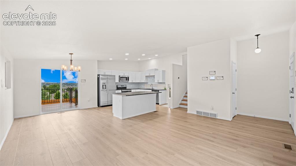 Image 6 of 31: Family Room
