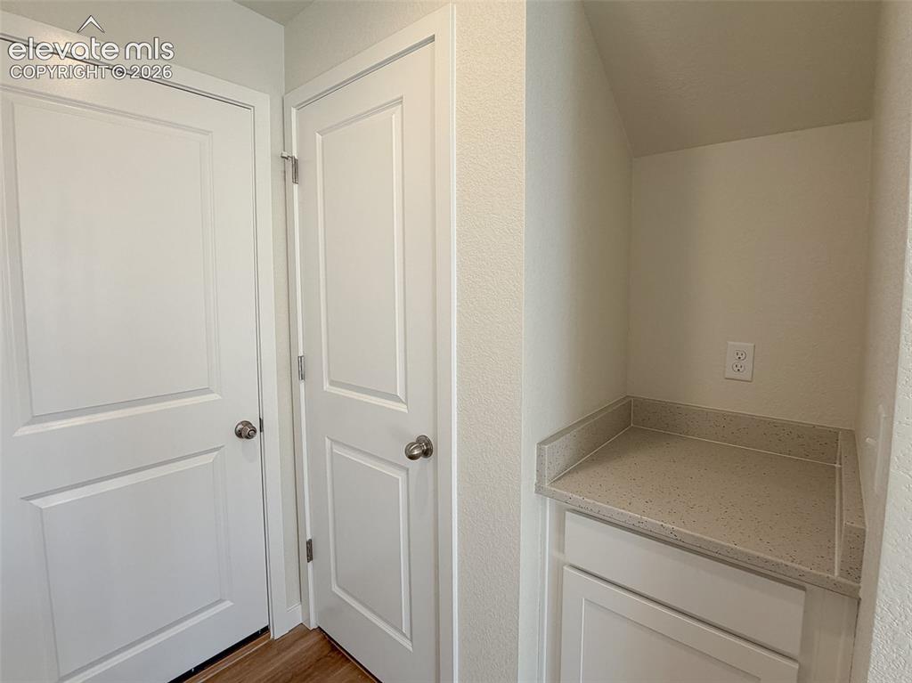 Image 17 of 34: Mud Room