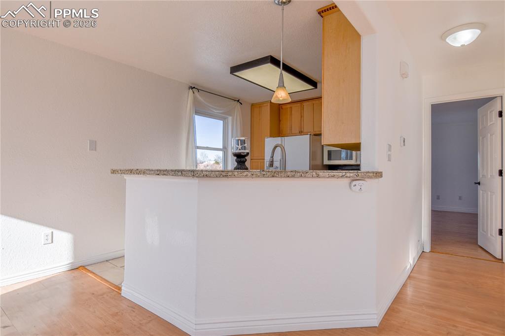 Image 10 of 28: Kitchen