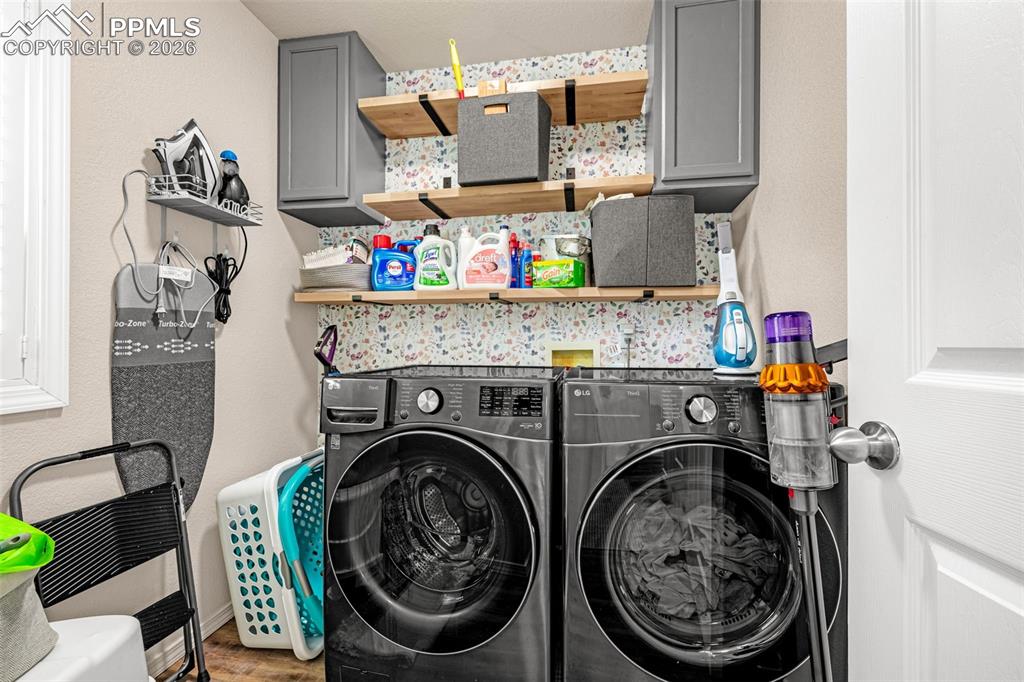 Image 10 of 33: Laundry