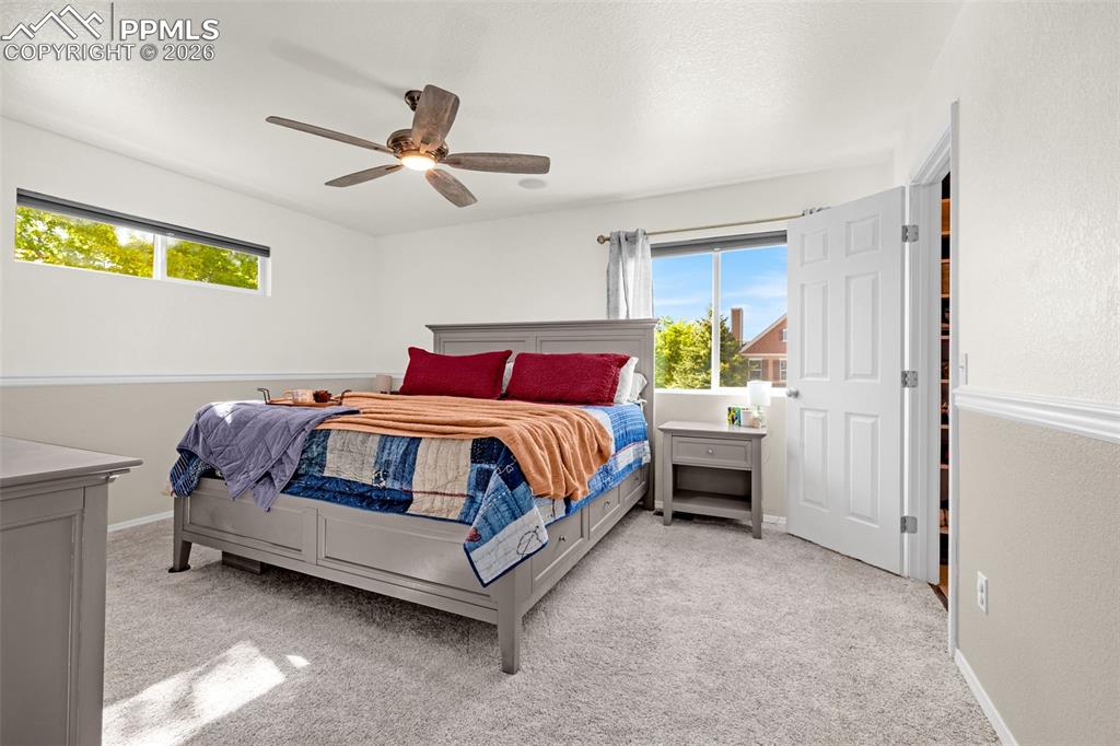 Image 16 of 33: Bedroom