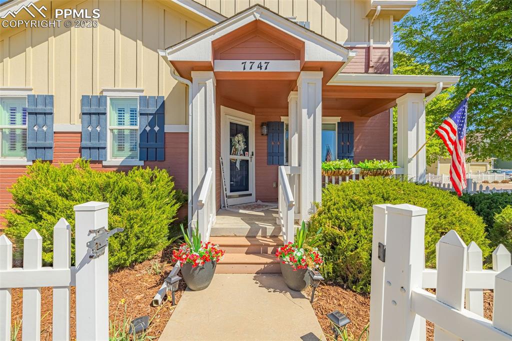 Image 2 of 33: Entry