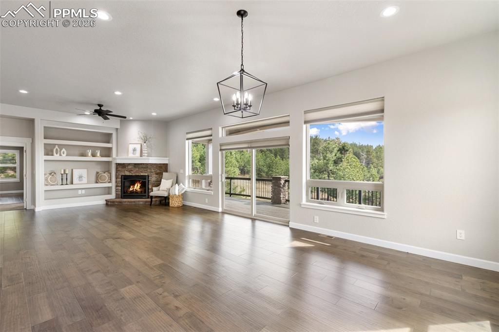 Image 10 of 50: Living Room