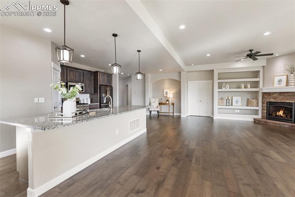 Image 11 of 50: Kitchen