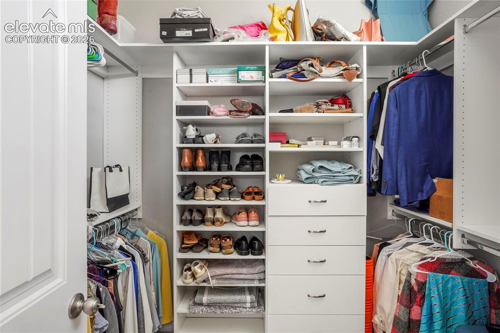 Image 23 of 42: Closet