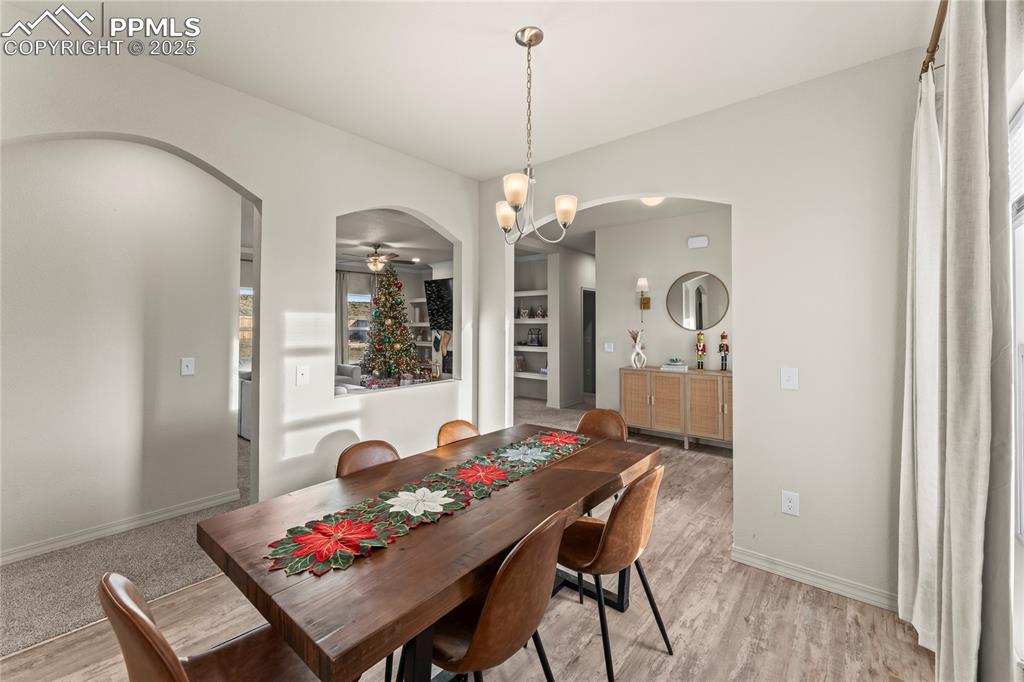 Image 14 of 29: Dining Area